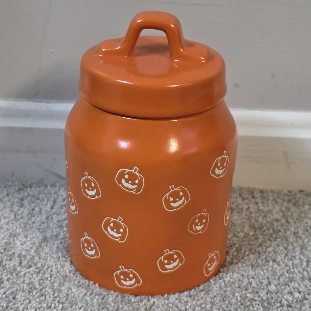 RAE DUNN ORANGE HALLOWEEN Cookie Jar Pumpkin Canister Dog TREAT Container NEW